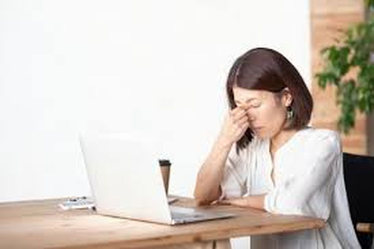 目が疲れて開かない、首も肩こりもひどい、なんとかして。。。