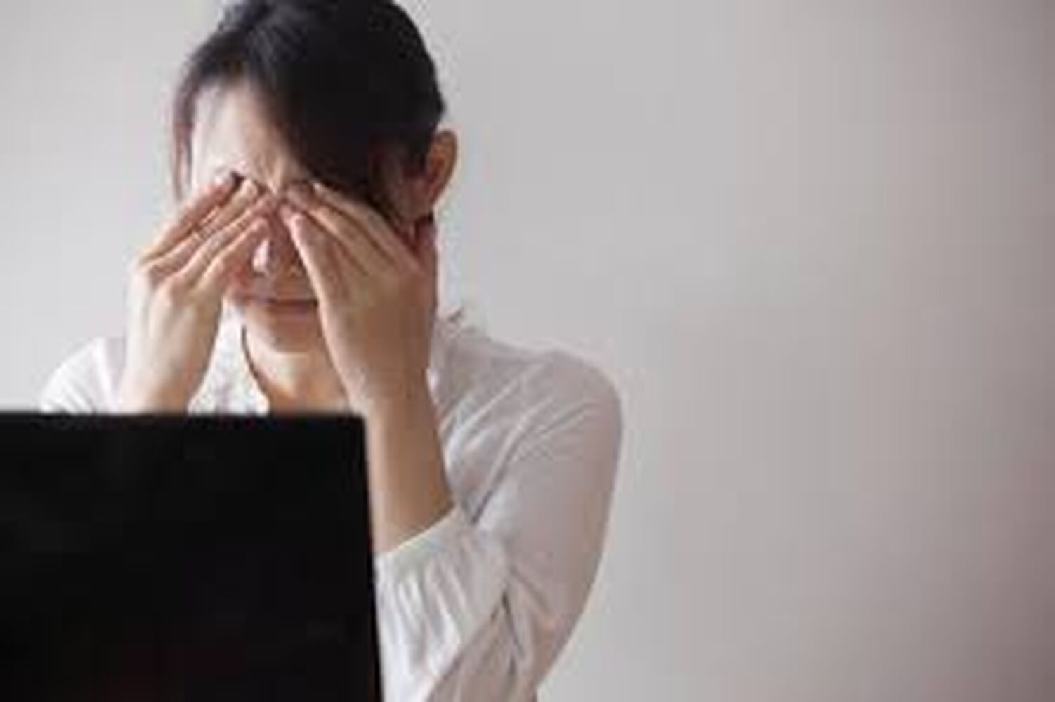 目の疲れも自律神経から！？