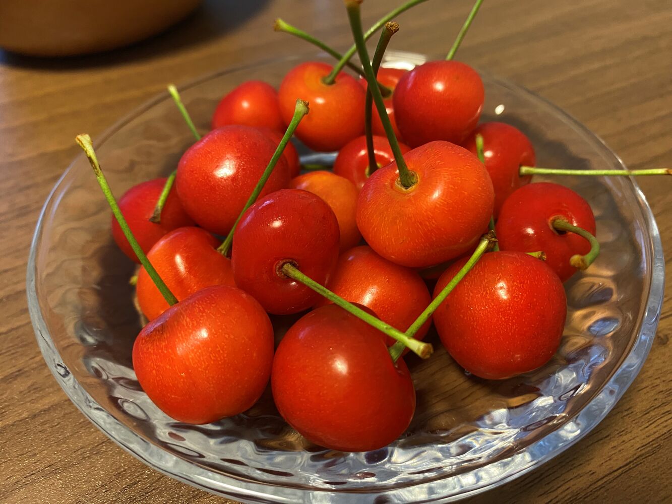 千代田区　半蔵門にある整体院　さくらんぼが梅雨時に良い理由(疲れ、肩こり解消)