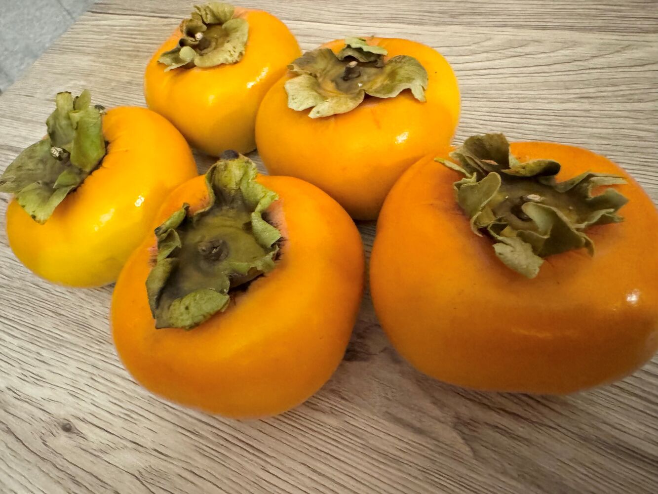 千代田区　半蔵門にある整体院　柿で免疫力UP！肩こり予防にも？？